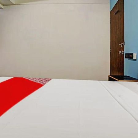 Hotel Welcome, Vip Road Vesu Surat Esterno foto