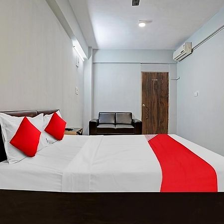 Hotel Welcome, Vip Road Vesu Surat Esterno foto