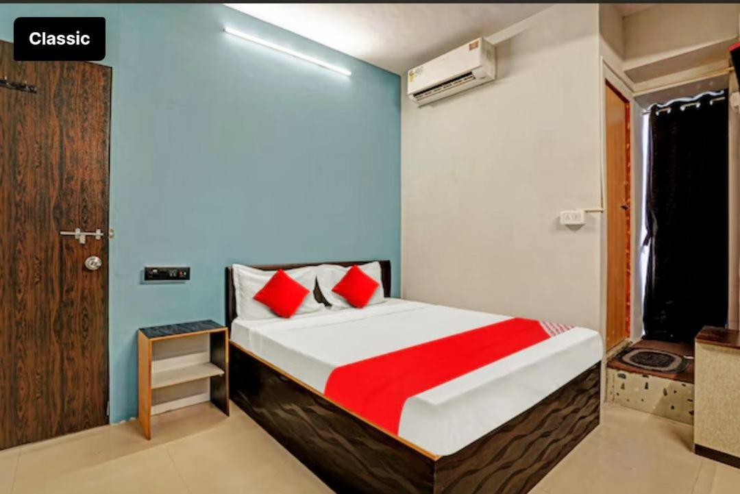 Hotel Welcome, Vip Road Vesu Surat Esterno foto