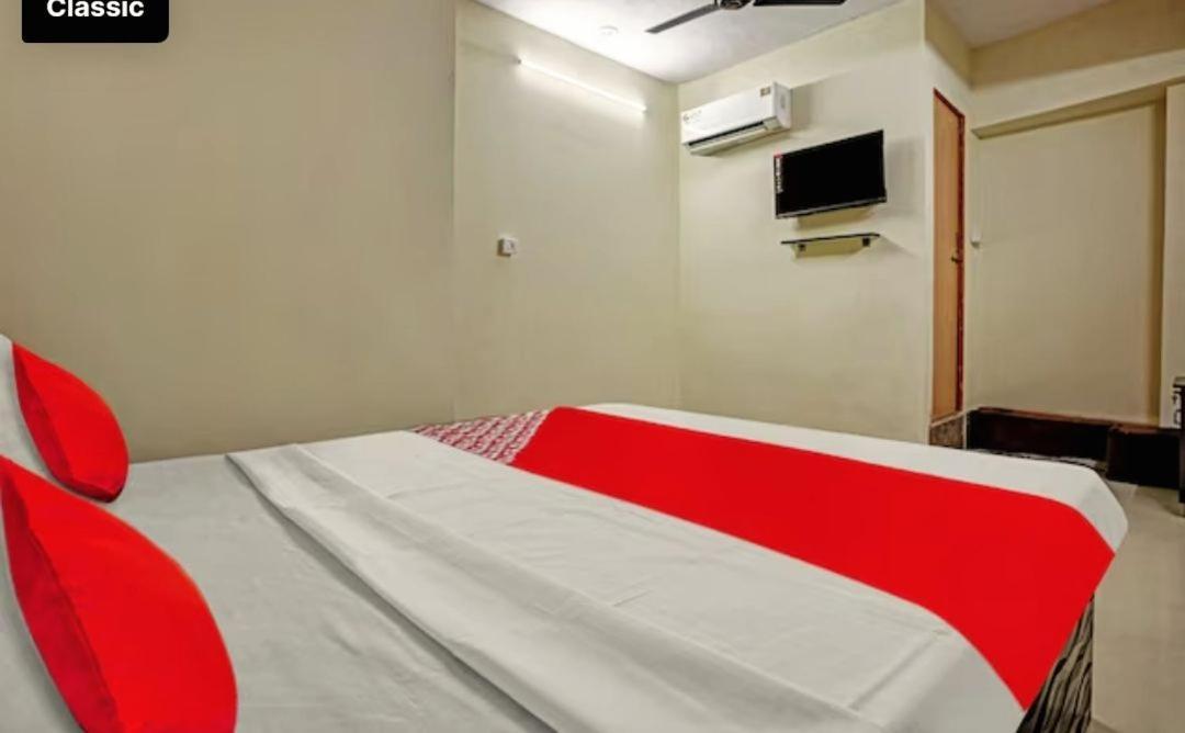 Hotel Welcome, Vip Road Vesu Surat Esterno foto