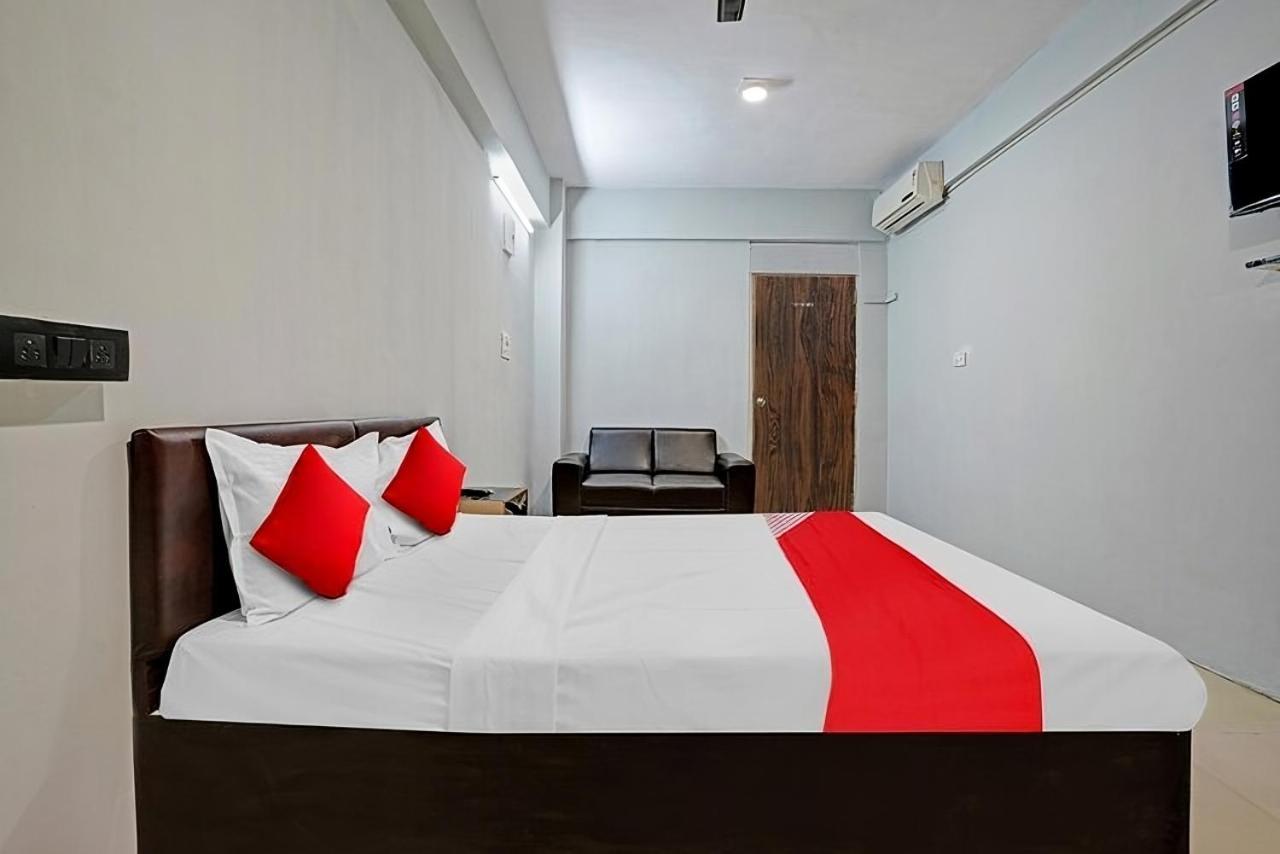 Hotel Welcome, Vip Road Vesu Surat Esterno foto